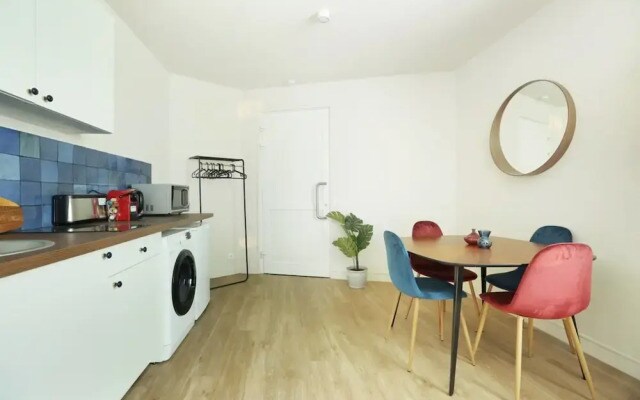 Apartment Exposition Center
