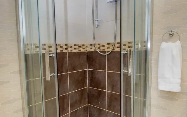 Snooze Apartments Flat 54