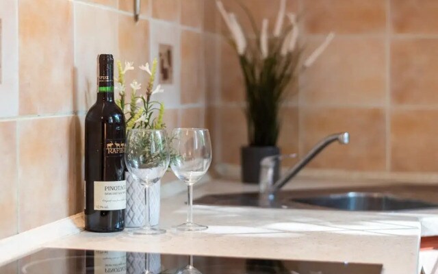 Studio Warsaw Wilcza by Renters