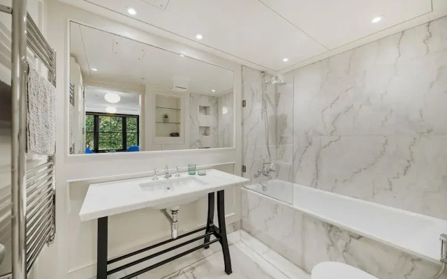 Elegant 5bdrm Townhouse in Camden