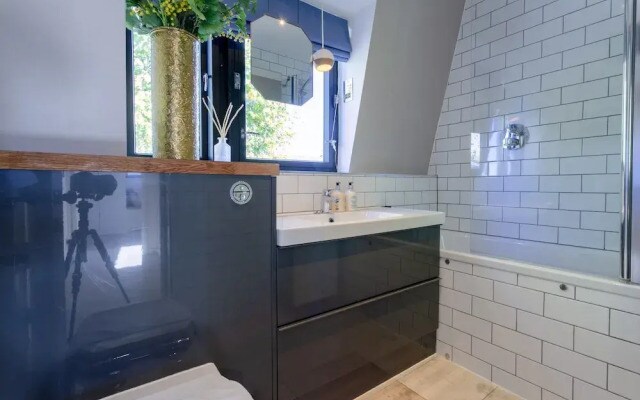 Modern 2 Bedroom Apartment Near Portobello Road