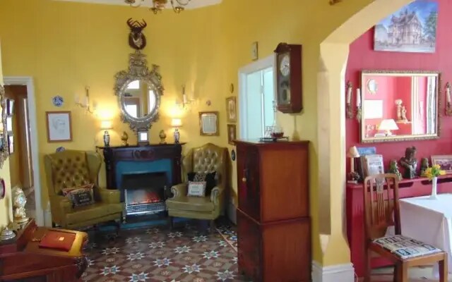Holywell Guest House