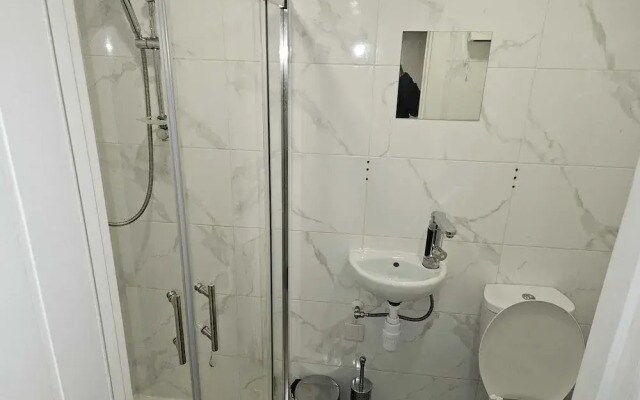 Impeccable 5-bed House in Orpington