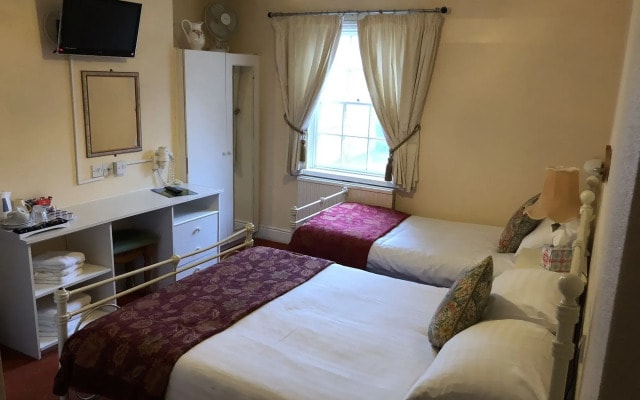 Diamonds Inn Ltd