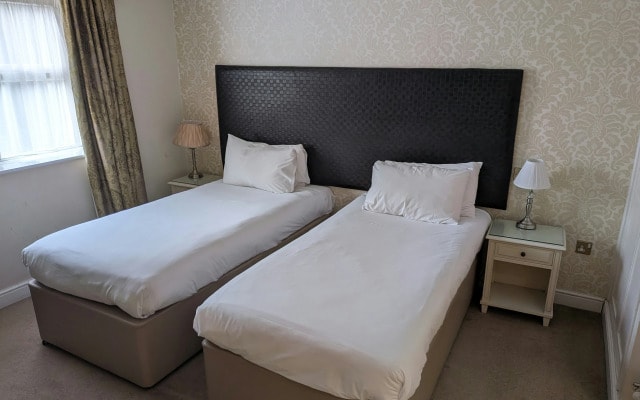 Red Hall Hotel