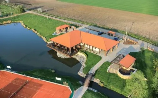Restaurace&Rooms Na Jitrách