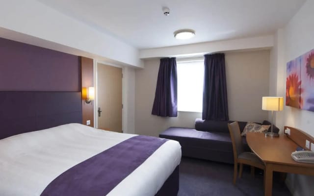 Premier Inn Manchester West Didsbury