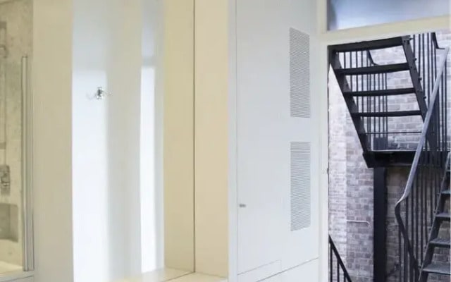 Light and Functional Flat in Chelsea/by Kings Road