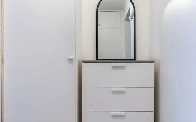 Nice Studio with Balcony in the Center