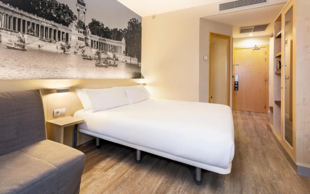 B&B Madrid Aeropuerto T1 T2 T3