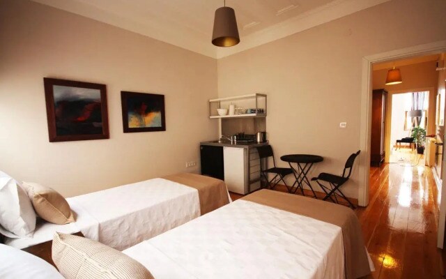 No.196 Suites