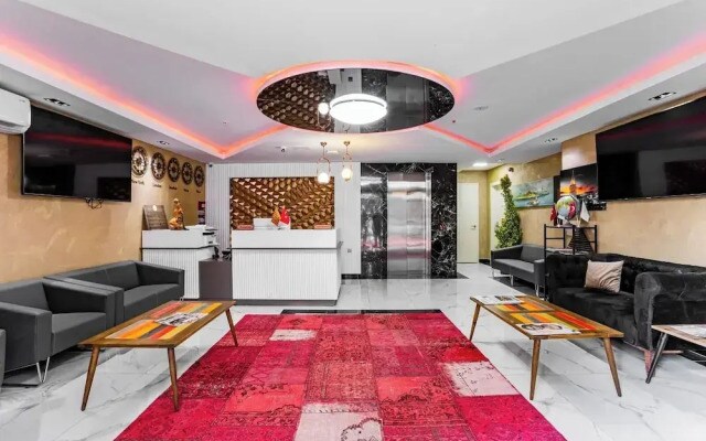 Mays Royal Hotel