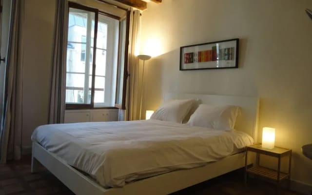 Apartments - Into Paris