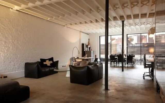 Incredible Designer Warehouse Close to Trendy Shoreditch