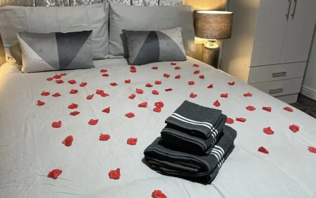 Empreo Serviced Apartments