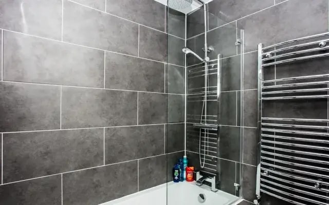 2 Bedroom Flat In Old Street With Private Balcony