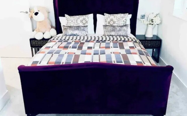 Healum Retreat - 3BR Apartment, Southall