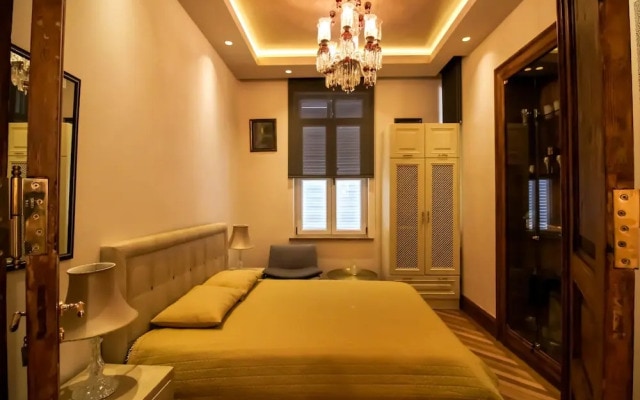 Maroon Residence