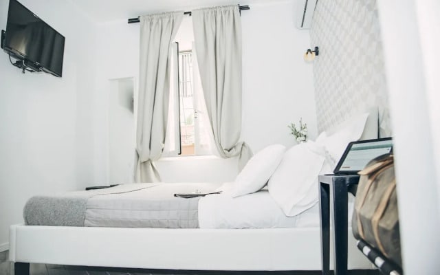 Spagna Rooms