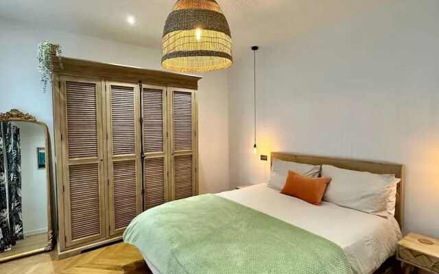 Paradis Chic - Renovated 2 Bed Apt in Paris