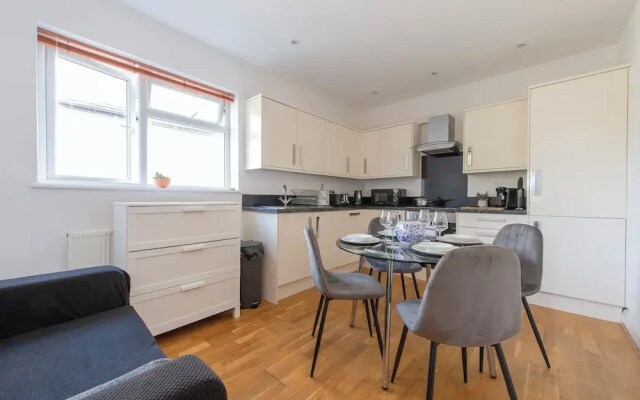 Gunnersbury Avenue