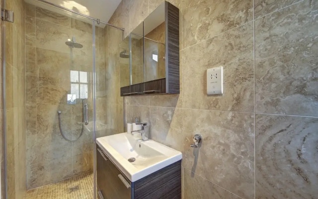 Luxury flat & terrace Hyde Park Stables