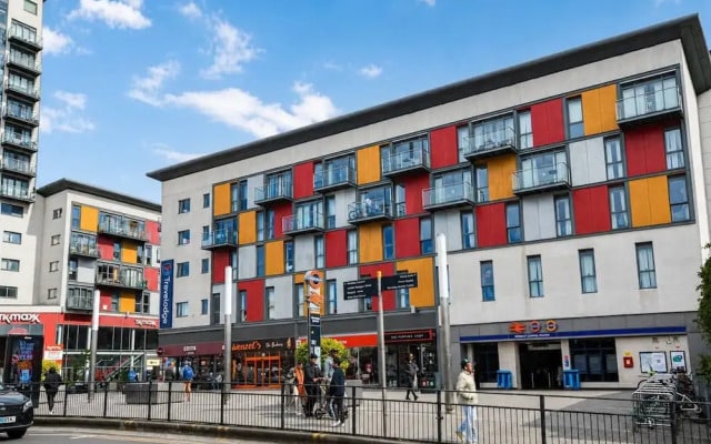 Wembley Garden Retreat 4BR Sleeps 7 Near Station