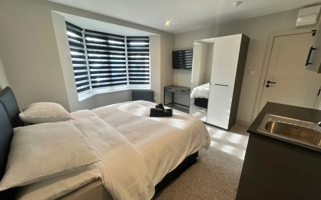 Captivating 6 -bed House in Waltham Abbey