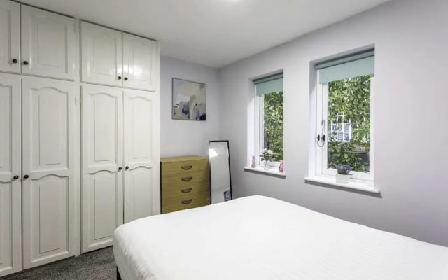 Modern Home Near Central London