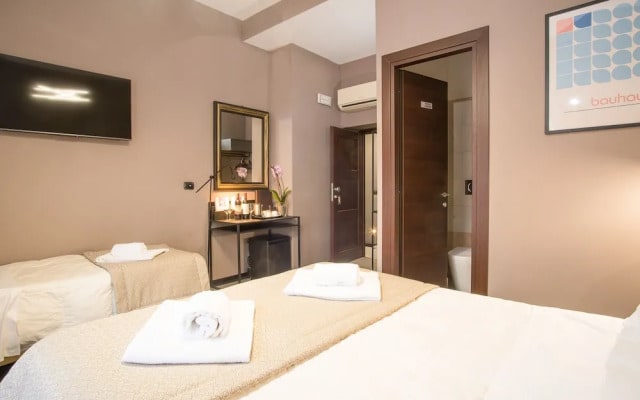 Rometobe Rooms & Hospitality