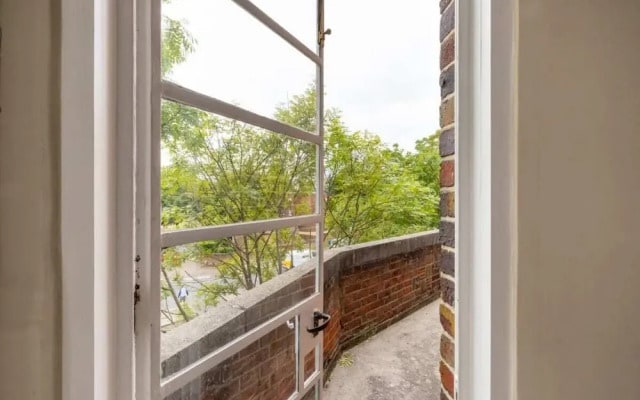 The Blackheath Hideaway - Alluring 2bdr Flat With Balcony