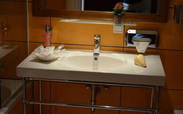 Halong Hotel
