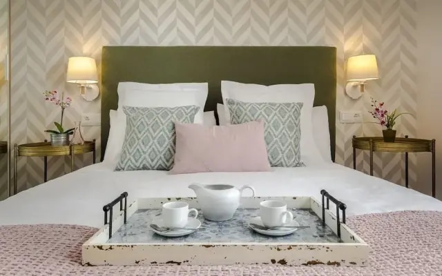 Genteel Home Picasso I
