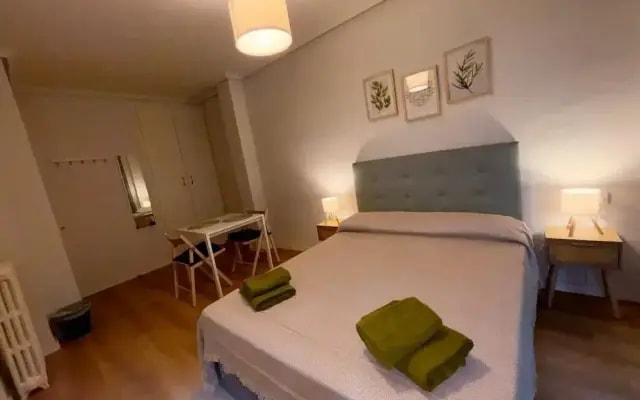 Rooms Carlos, next to Plaza Mayor