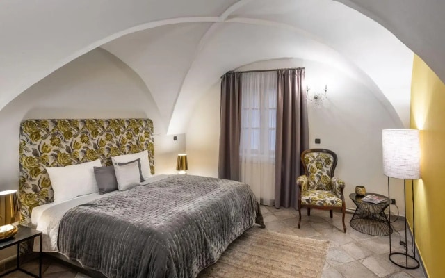 Chateau 9 Apartments by Adrez Living