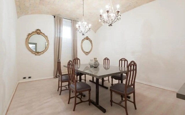 Amazing 4 bedrooms apartment with garden