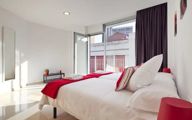 Charmsuites Nou Rambla Apartments