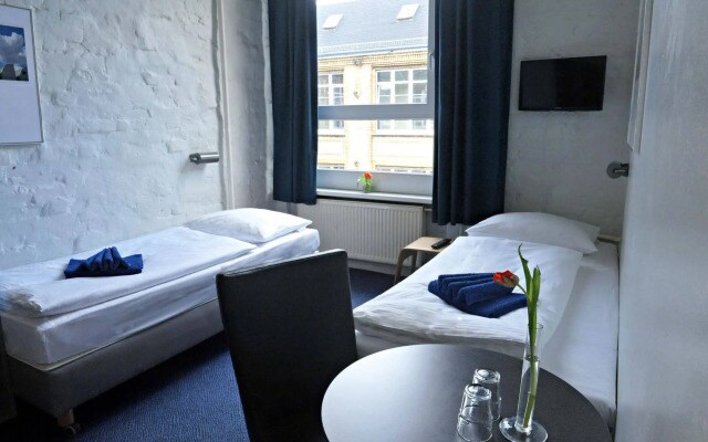Hotel Transit