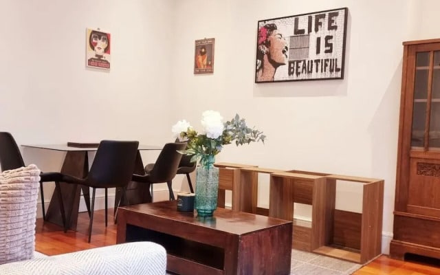 Elegant 2-bed Victorian Flat