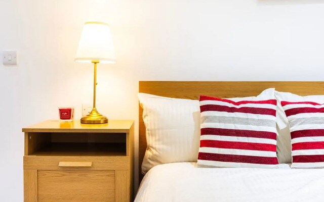 3 Bed 3 Bathroom Flat in Kensington B