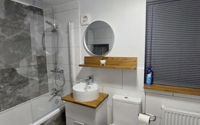 Hull 3bed House-driveway-garden-familyfriendly