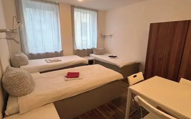 2-Rent Group Hostel Apartments SEN14