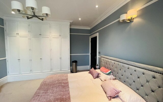Dream House London With ac, Gym, hot Tub, Cinema