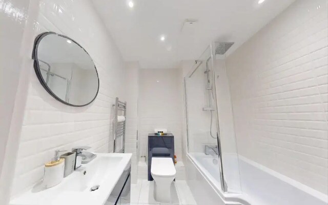 Romford Retreat - Modern 2BR Apartment