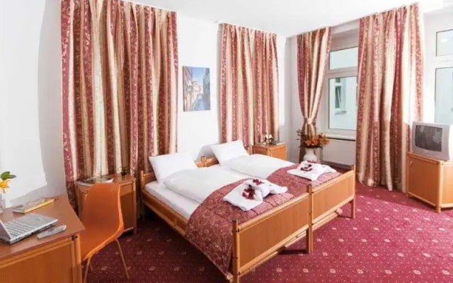 City 54 Hotel and Hostel