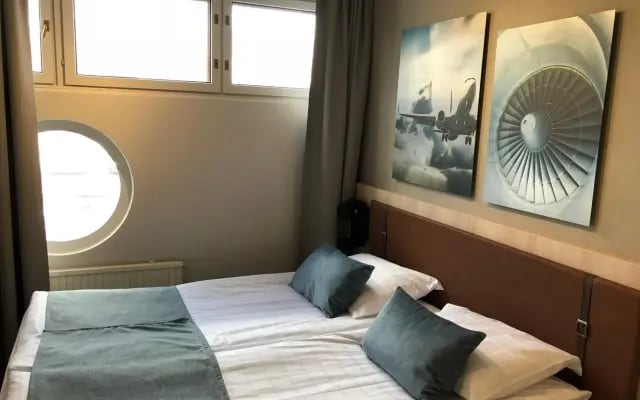 Pilot Airport Hotel