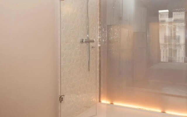 Trafalgar Luxury