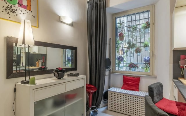 Porta Pia and Villa Torlonia Quiet Apartment