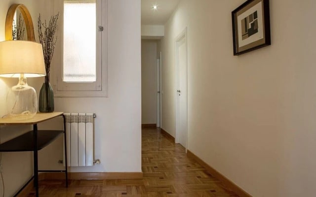 Beautiful 4 Bed 2 Bath Apt in Salamanca