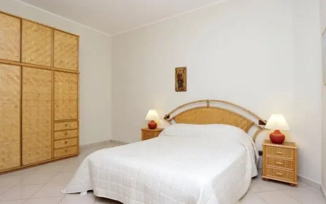 Alba Halldis Apartment